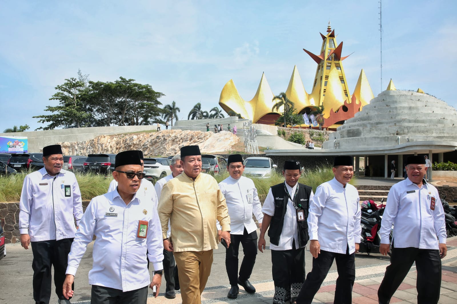 Sambut Tahun Baru 2024, Gubernur Arinal Bersama 5 Pemuka Agama dan Masyarakat Lakukan Doa Bersama Lintas Agama di Menara Siger