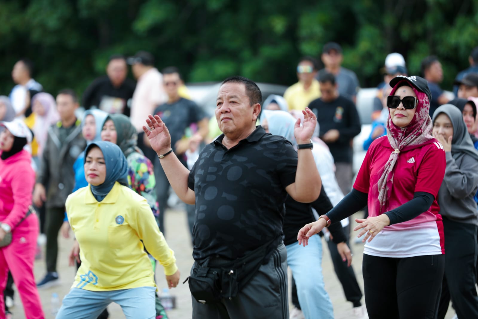 Gubernur Arinal dan Ibu Bersama  Jajaran OPD Pemprov Lampung Senam Bersama di Kebun PKK 