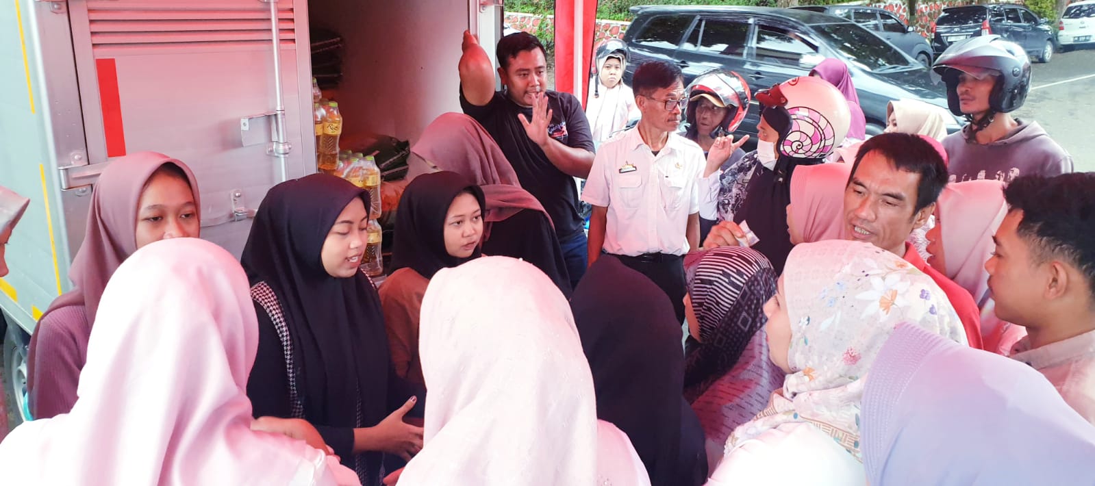 Belum Dibuka Bupati, Gelar Pangan Murah Sudah Diserbu Warga