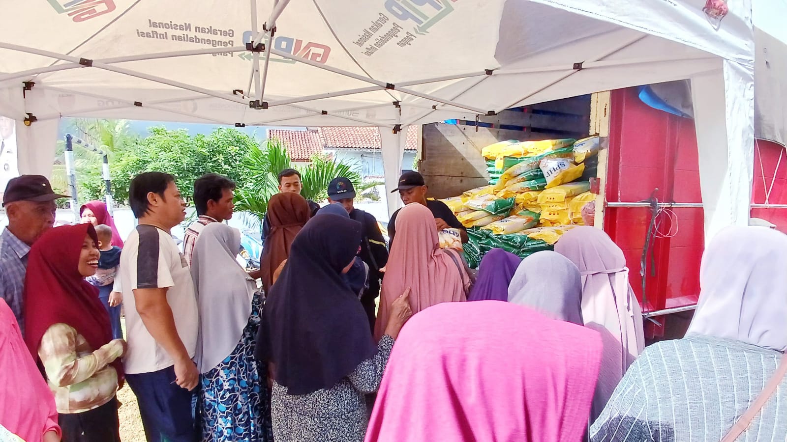 Gerakan Pangan Murah Pemkab Lampung Selatan Disambut Antusias Warga Tajimalela