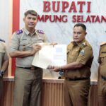 Kepala ATR/BPN Lampung Selatan Serahkan 13 Sertifikat Hak Pakai Pemda