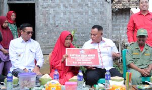 Warga Sumur Kumbang Ucap Syukur, Dapat Bantuan Bedah Rumah Program Geserbu dari Bupati Lamsel
