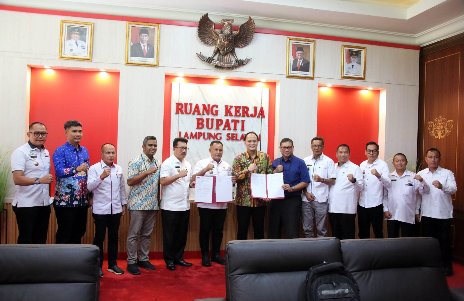 KPK Serahkan Aset Tanah Hasil Rampasan Korupsi ke Pemkab Lampung Selatan