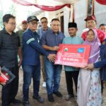 Nanang Ermanto Kembali Serahkan Bantuan Bedah Rumah CSR PT ASDP Cabang Bakauheni Nanang Ermanto Kembali Serahkan Bantuan Bedah Rumah CSR PT ASDP Cabang Bakauheni