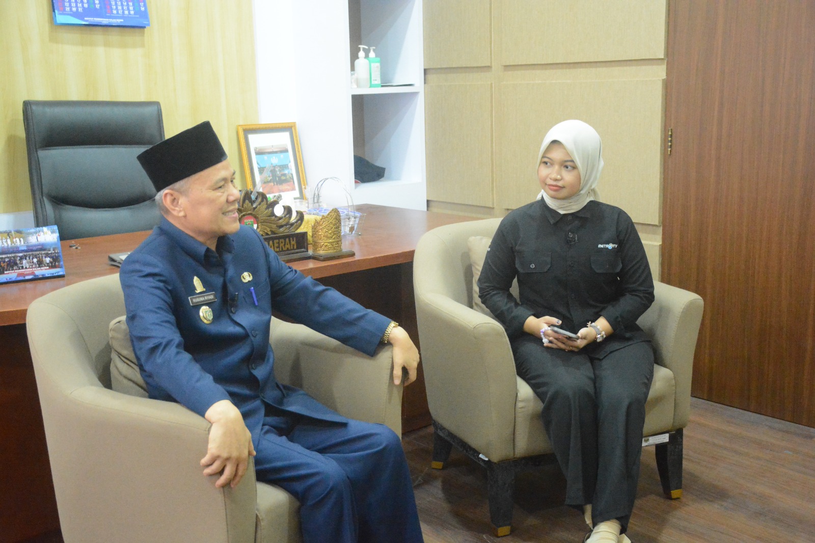 Drs.Kusuma Riyadi Audiensi dengan Metro TV Terkait Realisasi Program Pembangunan Bupati Lamteng