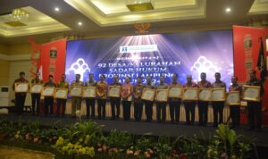 Bupati Lampung Tengah Musa Ahmad Raih Penghargaan Anubhawa Sasana Desa/Kelurahan Bupati Lampung Tengah Musa Ahmad Raih Penghargaan Anubhawa Sasana Desa/Kelurahan