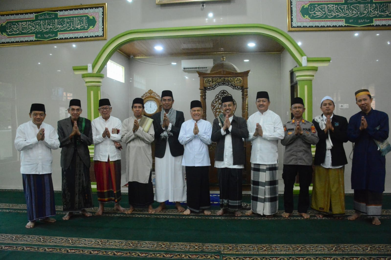 Pj. Sekretaris Daerah Kabupaten Lamteng Kusuma Riyadi Melaksanakan Sholat Idul Adha 1445 H