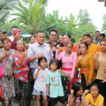 Gercep, Nanang Ermanto Beri Bantuan Untuk Korban Rumah Roboh di Palas Gercep, Nanang Ermanto Beri Bantuan Untuk Korban Rumah Roboh di Palas