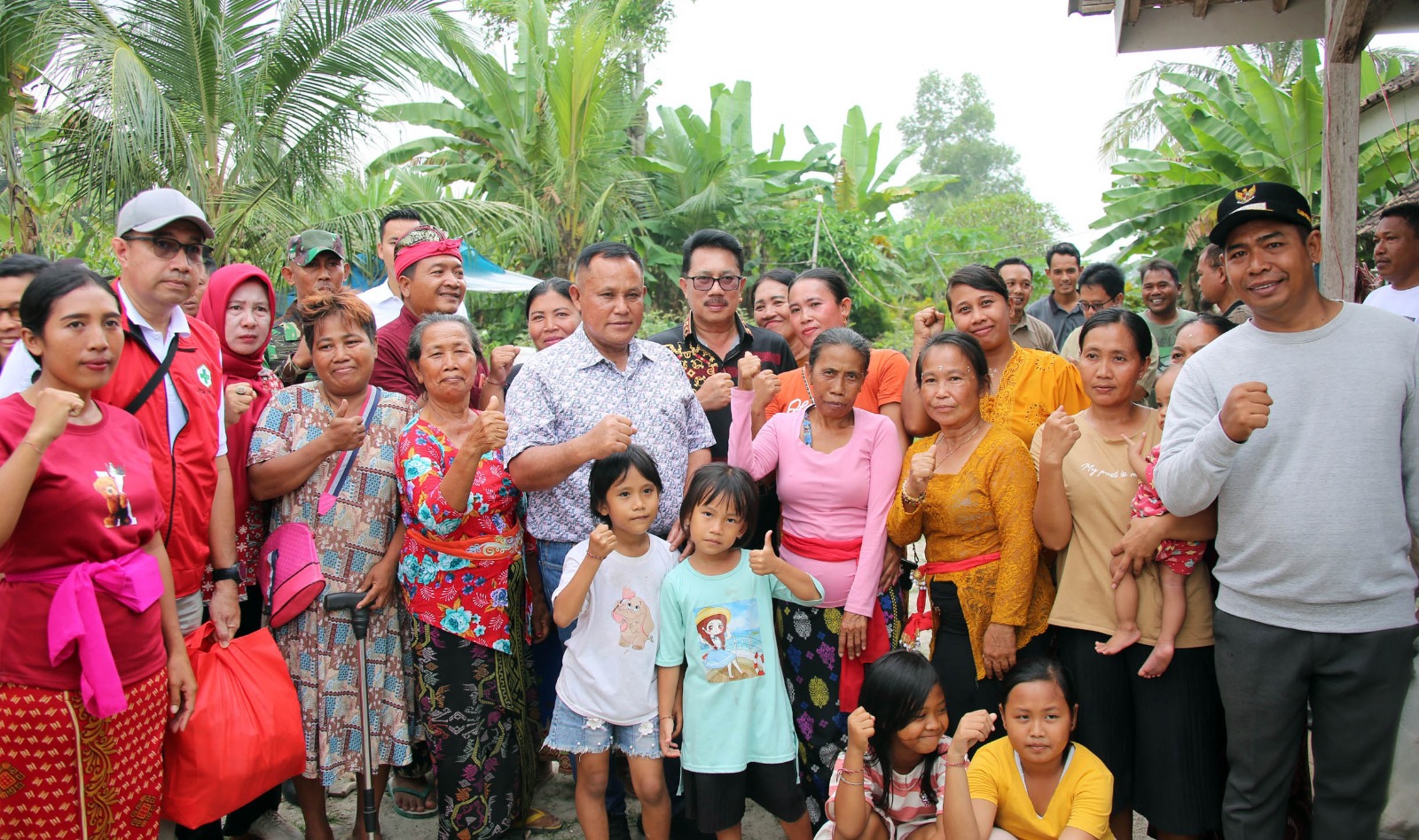 Gercep, Nanang Ermanto Beri Bantuan Untuk Korban Rumah Roboh di Palas