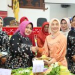 Ketua TP PKK Hadiri Sidang Paripurna Hut Lampung Tengah Ke 78