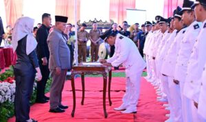 22 Kepala Desa di Kecamatan Penengahan dan 5 Kepala Desa di Kecamatan Bakauheni Dikukuhkan