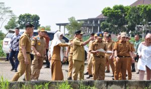 Pj. Gubernur Samsudin Tinjau Persiapan Upacara HUT RI 2024 di Kotabaru