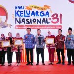 Raih Satyalancana Wira Karya, Nanang dan Winarni Dapat Apresiasi BKKBN Provinsi Lampung Raih Satyalancana Wira Karya, Nanang dan Winarni Dapat Apresiasi BKKBN Provinsi Lampung