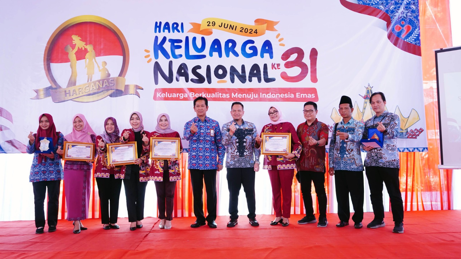 Raih Satyalancana Wira Karya, Nanang dan Winarni Dapat Apresiasi BKKBN Provinsi Lampung