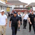Pj. Gubernur Samsudin Beri Penghargaan kepada Atlet dan Pelatih Berprestasi Peraih Medali Popnas XVI Tahun 2023 di Sumatera Selatan Pj. Gubernur Samsudin Beri Penghargaan kepada Atlet dan Pelatih Berprestasi Peraih Medali Popnas XVI Tahun 2023 di Sumatera Selatan