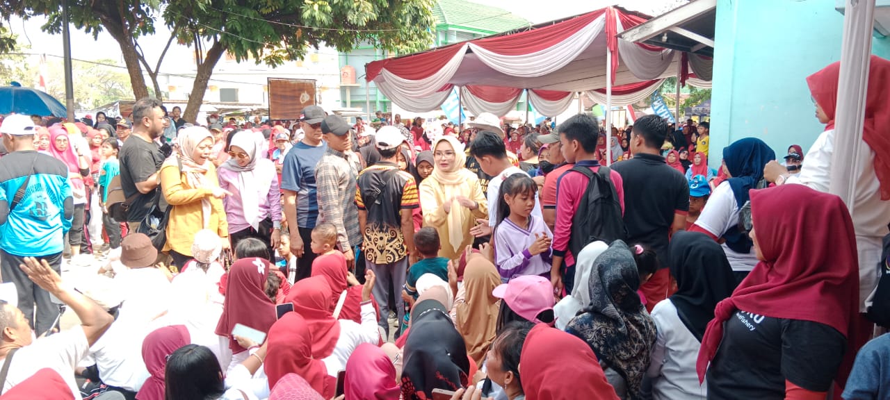 Peringati HUT Pesawaran Dan RI Ke 79,Ribuan Warga  banjiri Halaman Kantor Camat Gedong Tataan