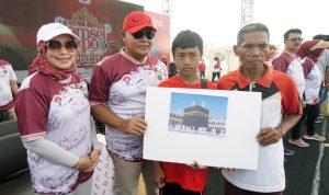 Guru Honorer SMPN 1 Kalianda dan Siswa MTsN 1 Dapat Hadiah Umrah Jalan Sehat