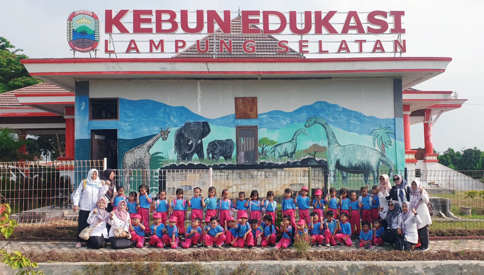 Keseruan Murid TK Negeri Pembina Kalianda Belajar dan Bermain di Perpustakaan Kebun Edukasi