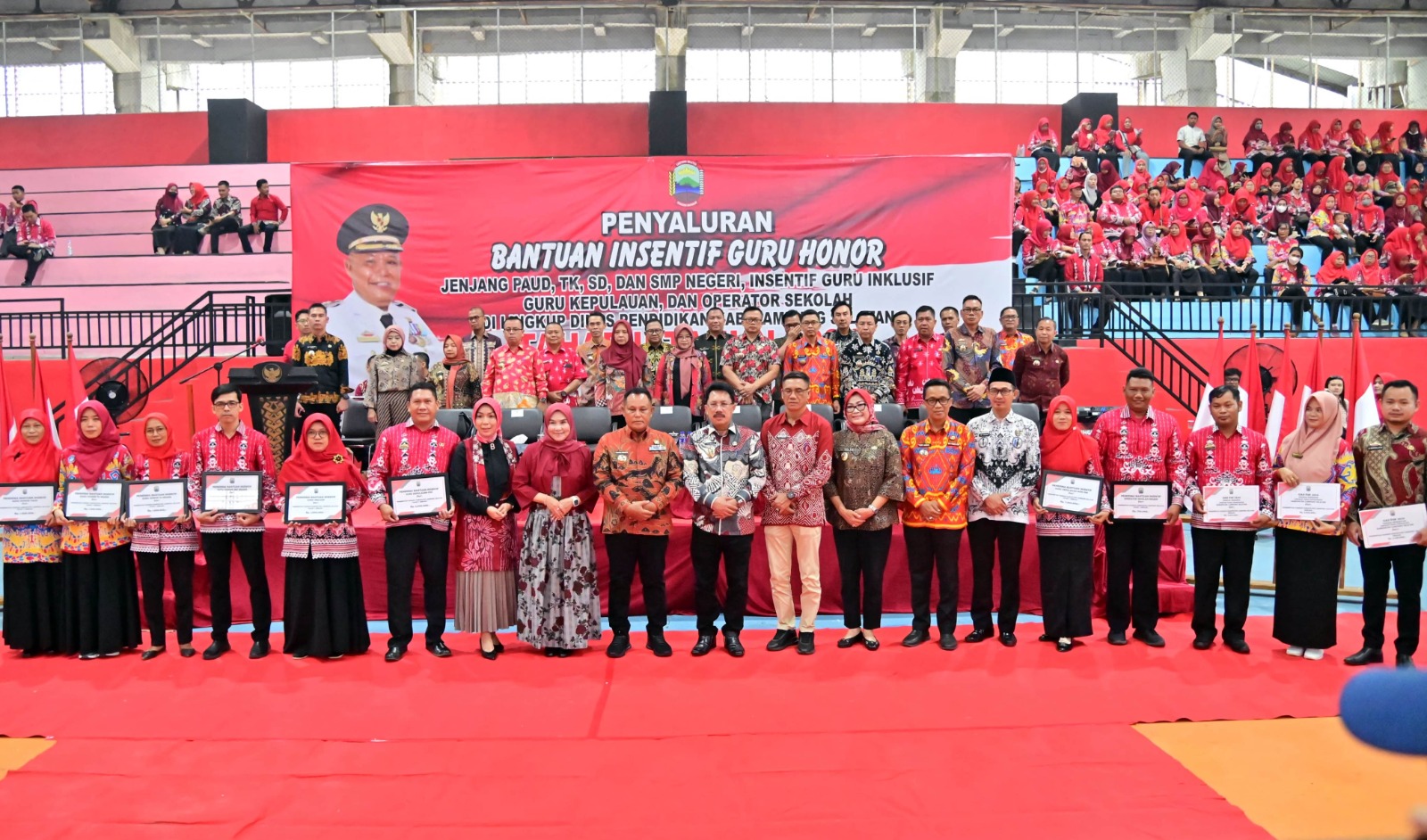 4.995 Guru Honor Full Senyum, Terima Insentif dari Bupati Lampung Selatan