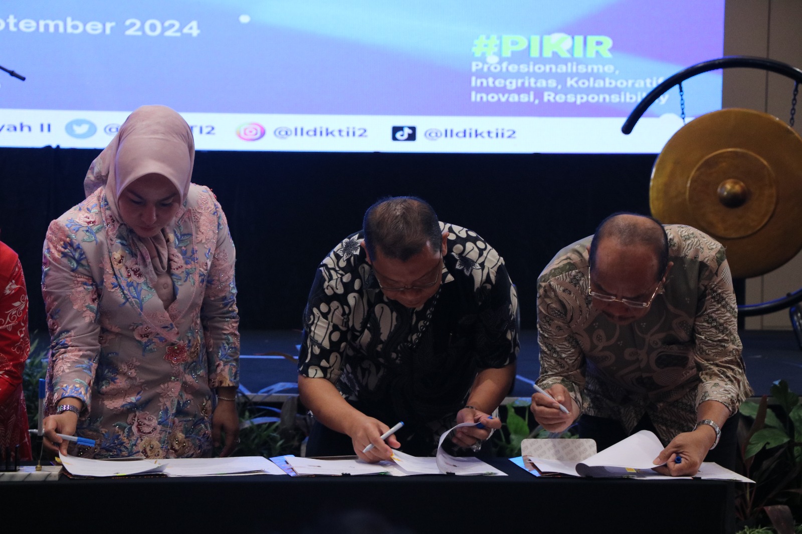 MoU Strategis! IIB Darmajaya dan 13 Kampus Siap Pimpin Era Ekonomi Digital!