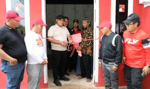 Nanang Ermanto Serahkan Hasil Bedah Rumah Milik Warga Sidowaluyo