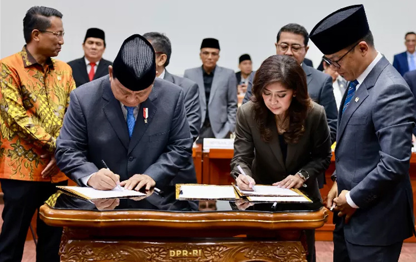 Rapat Terakhir Bersama Komisi I DPR RI, Prabowo Pamit dan Mohon Maaf