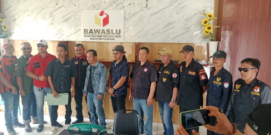 Sejumlah LSM Pesawaran Laporkan Cabup Arisandi DP Beserta KPU Ke Bawaslu