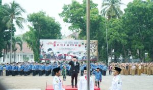 Pandu Kesuma Dewangsa Pimpin Upacara Hari Pahlawan ke-79 Hingga Tabur Bunga