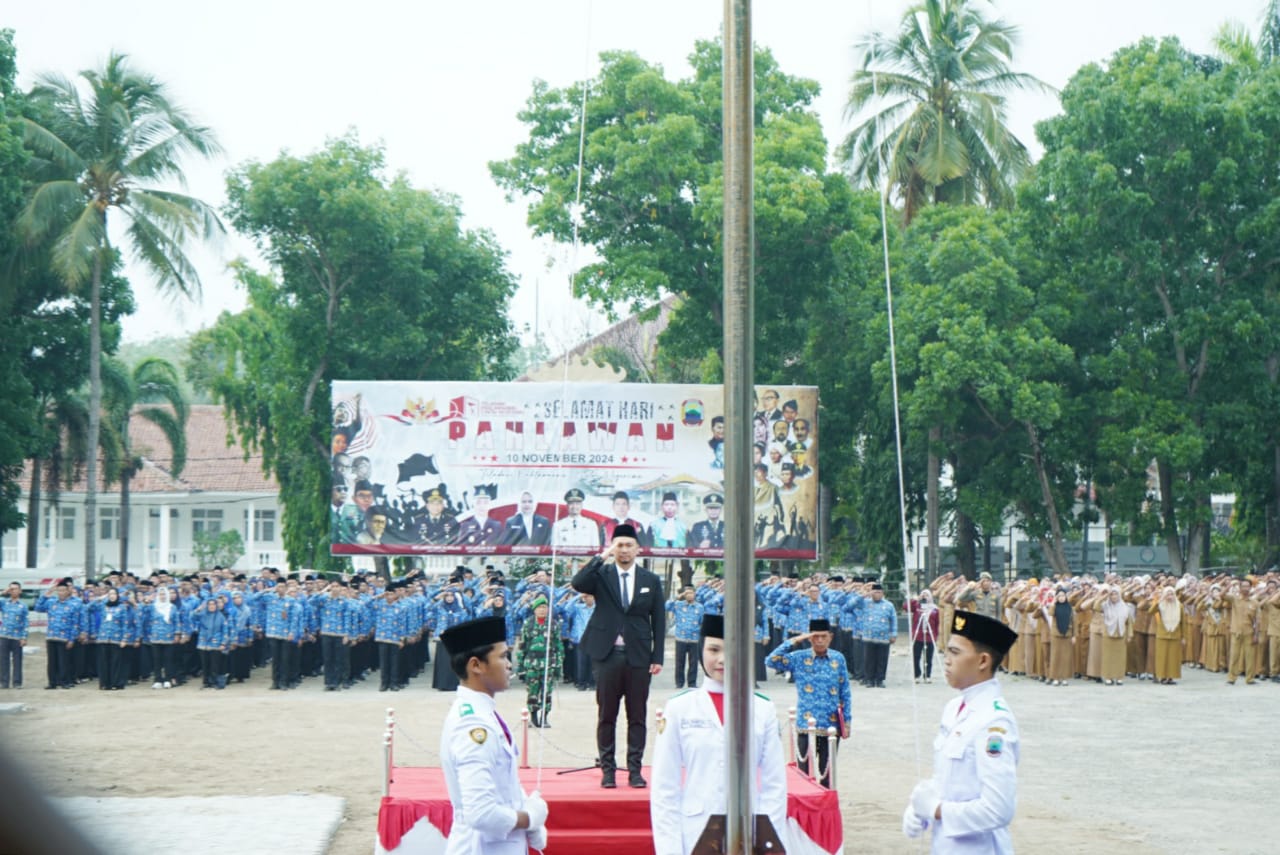 Pandu Kesuma Dewangsa Pimpin Upacara Hari Pahlawan ke-79 Hingga Tabur Bunga