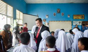 Dalang Anak Nasional Asal Pesawaran Dapat Penghargaan dari Bupati Dendi
