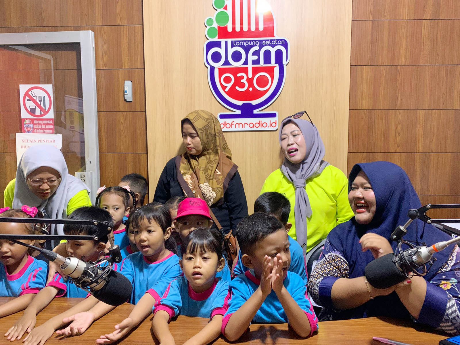 Murid TK Negeri Pembina Kalianda Unjuk Bakat di Radio DBFM93 Kalianda