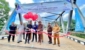 Bupati Dendi Resmikan Jembatan Way Sekampung
