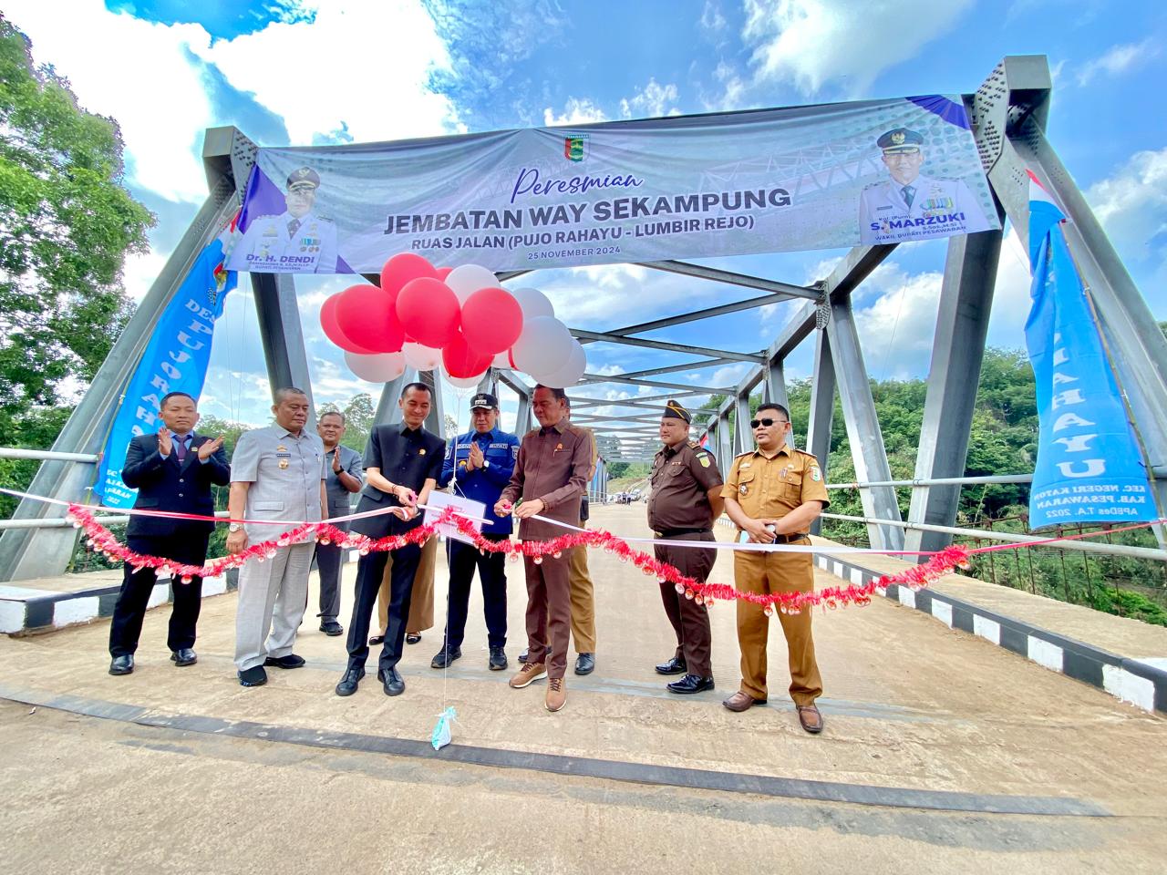 Bupati Dendi Resmikan Jembatan Way Sekampung