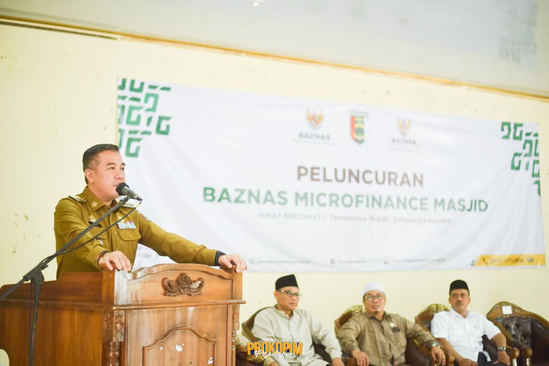 Baznas Pesawaran Salurkan Bantuan Microfinance Masjid Kepada 37 UMKM