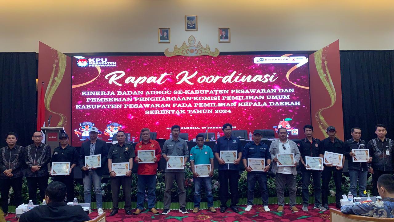 Belasan Organisasi Pers Pesawaran Menerima Piagam Dari KPU