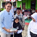 Murid SDN 1 Sidorejo Antusias Makan Bergizi Gratis Program Presiden Prabowo