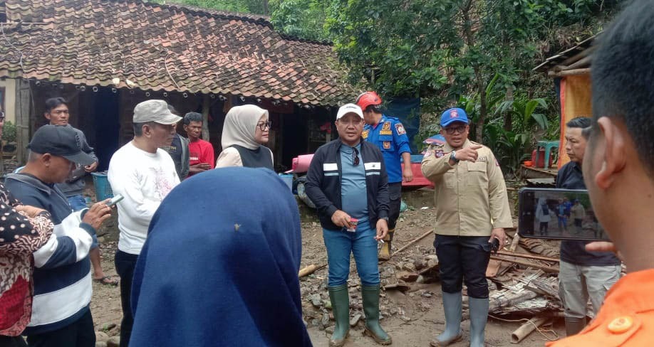 Wakil Bupati Lamsel Tinjau Lokasi Banjir