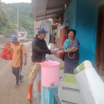 Pemkot Bandar Lampung Bagikan Nasi dan Air Mineral Kepada Korban Banjir