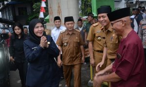 Walikota Bandar Lampung Hj, Eva Dwiana Mengawali Safari Ramadhan 1446 H.Hijriyah di Masjid At Tajriyah