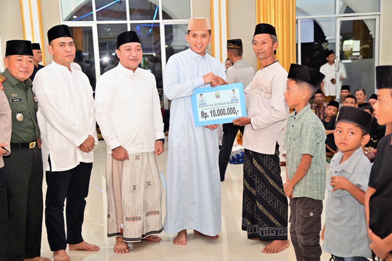 Safari Ramadan, Bupati Egi Serap Aspirasi Warga Kecamatan Way Panji