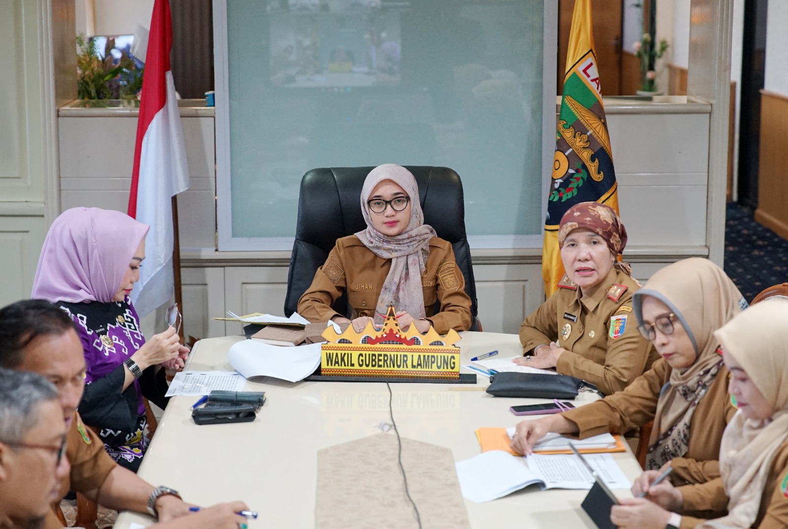 Tindaklanjuti Arahan Presiden Prabowo Wagub Jihan Nurlela Pimpin Rakor Akselerasi Penuntasan Pengelolaan Sampah 