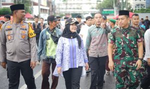 Walikota, Dandim 0410, dan Kapolresta Bandar Lampung Kompak Bagi-bagi Takjil