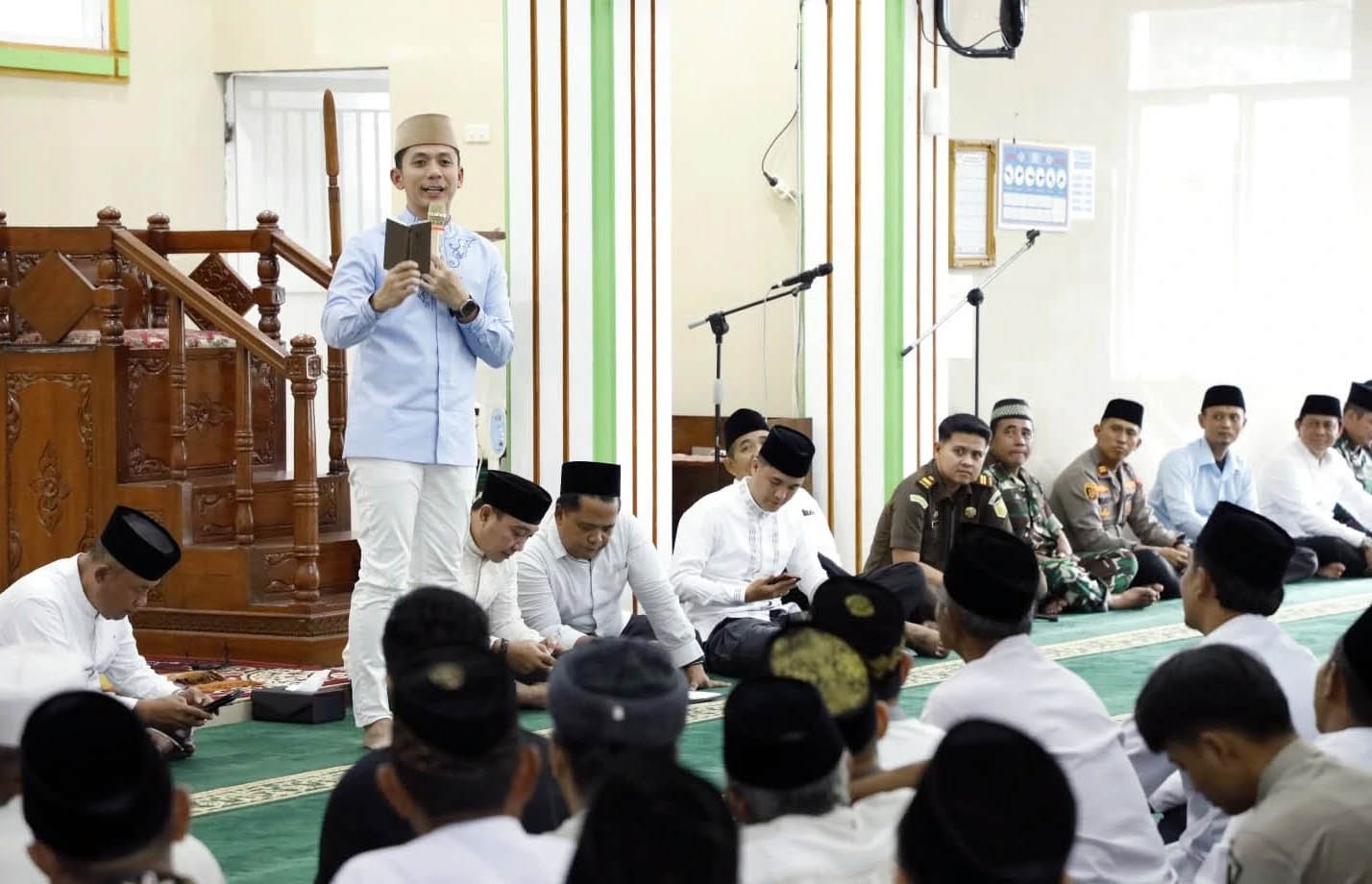 Warga Jati Agung Manfaatkan Safari Ramadan Pemkab untuk Keluhkan Jalan Rusak