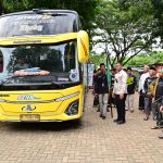 Bupati Egi Lepas 1.541 Santri Kembali ke Pondok Pesantren Lirboyo Jawa Timur