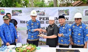 Dukung Akses Wisata Pantai, Bupati Egi Resmikan Ruas Jalan Simpang Polsek Kalianda – Ketang