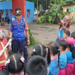Kunjungi Damkar, Murid TK Negeri Pembina Kalianda Belajar Jadi Petugas Pemadam Kebakaran