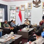 Bupati Egi Dukung Penobatan Adat Raden Imba, Dorong Kuripan Jadi Desa Budaya