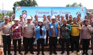 Wali Kota Bandar Lampung, Hj. Eva Dwiana, Melakukan Peletakan Batu Pertama Tahap ke-2 Pembangunan Gedung Satlantas