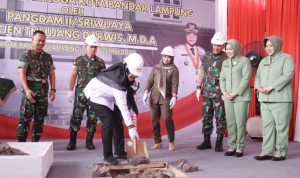 Wali Kota Hj. Eva Dwiana Melakukan Peletakan Batu Pertama Revitalisasi Pasar Koga