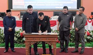 Bupati Pesawaran Dendi Ramadhona Sampaikan LKPJ Tahun 2024 dalam Rapat Paripurna Bersama DPRD